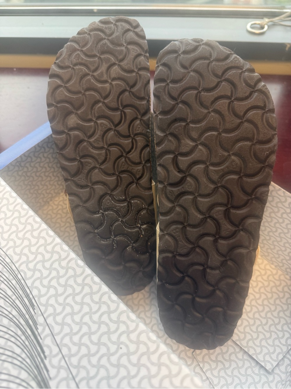 Pearl Gizeh Birkenstocks 39 - Picture 5 of 6